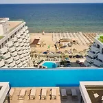 Aqua Vibes Std In Infinity Pool & Năvodari