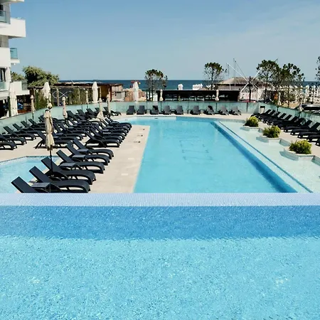 Aqua Vibes Std - Infinity Pool & Apartment Navodari