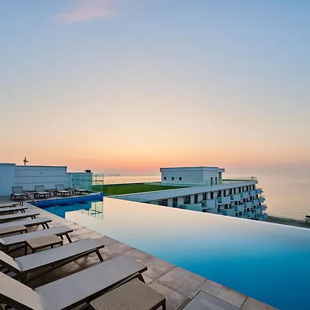 Aqua Vibes Std In Infinity Pool & Apartment Navodari