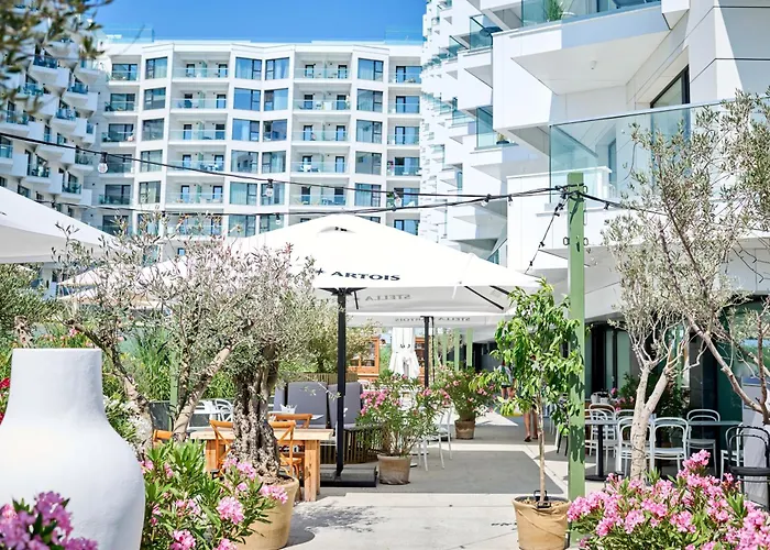 Aqua Vibes Std - Infinity Pool & *