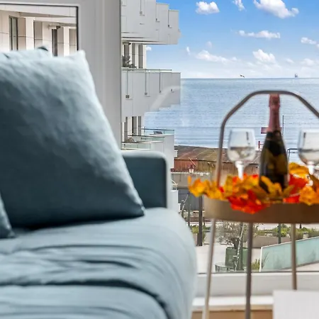 Aqua Vibes Std In Infinity Pool & Apartman