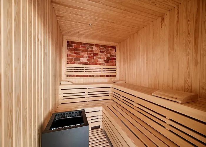 Aqua Vibes Std - Infinity Pool &